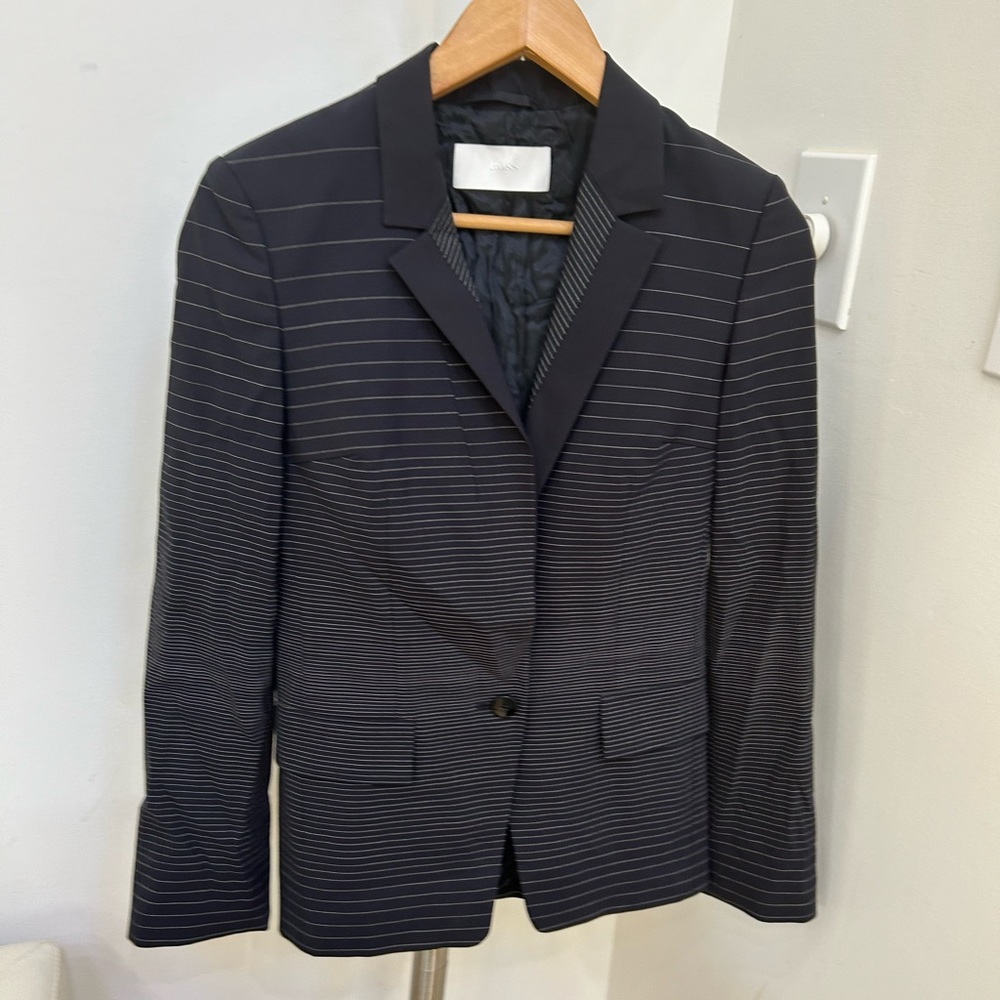 Stylish Hugo Boss Blazer!
